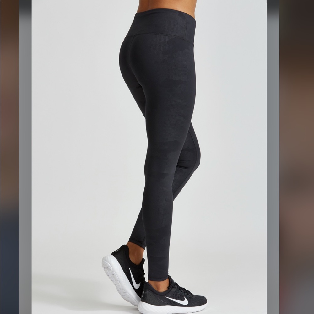 Noli Yoga Vivid Camo Legging - Picture 2 of 3